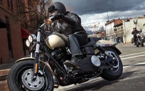 cara mengendarai harley davidson