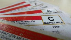 Membuat dan memperpanjang SIM gratis