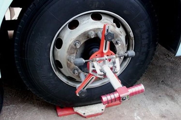 Merawat Kaki- Kaki Mobil (Sumber Gambar: Google)