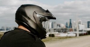 Tips & Triks: Mencuci Helm Agar Bersih & Wangi