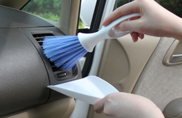 Dashboard Mobil Tetap Bersih