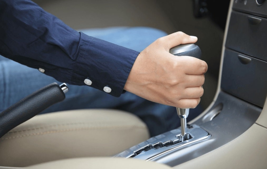 Nyetir Mobil Matik di Tanjakan