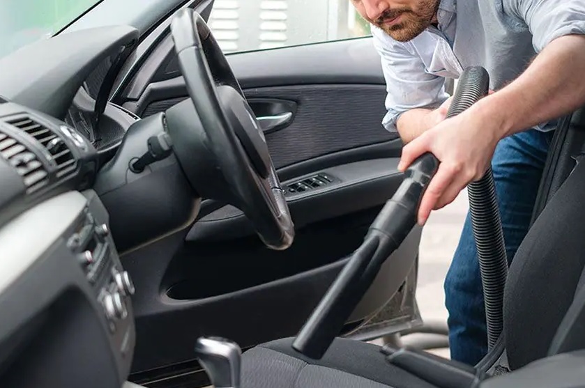 Dashboard Mobil Tetap Bersih