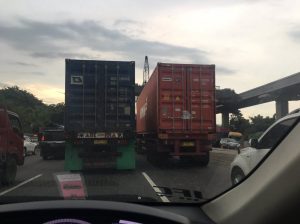 Cara Berkendara Untuk Pengemudi Mobil Yang Baik dan Aman