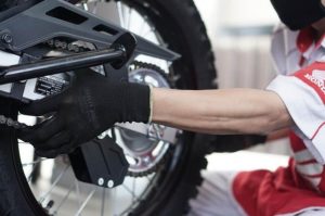 Cara Membersihkan Rantai Motor