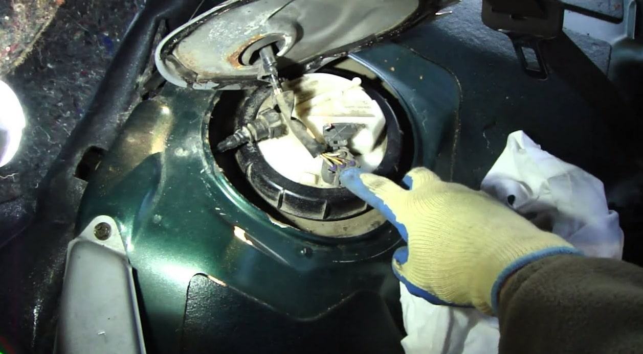 Fuel Pump Mobil Rusak