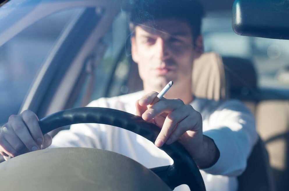 Kebiasaan Buruk Saat Berkendara