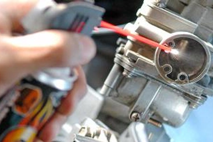 Membersihkan Karburator Kendaraan