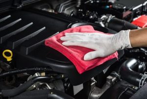 8 Kiat Membersihkan Mesin Mobil agar Awet