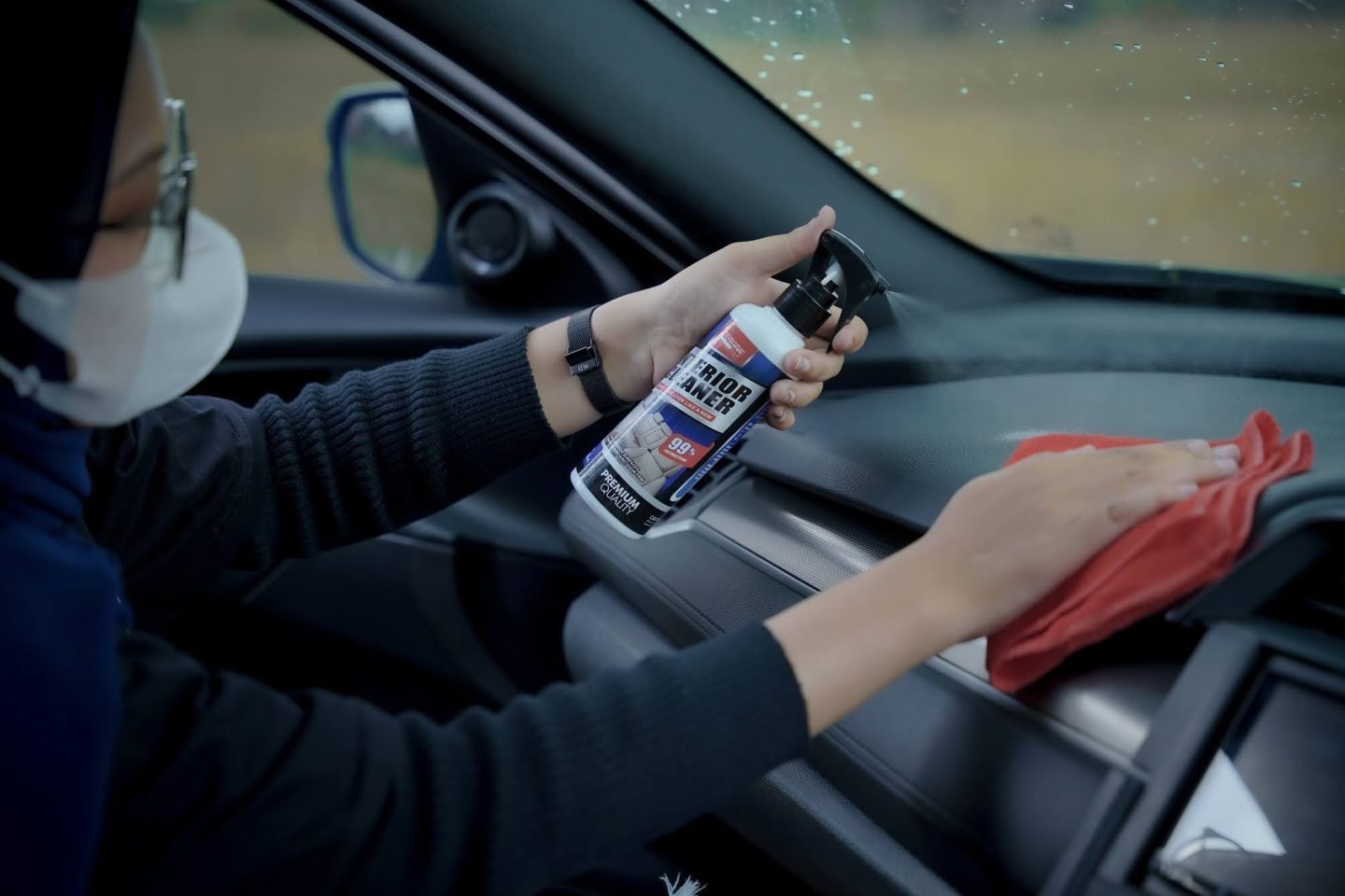 Merawat Interior Mobil