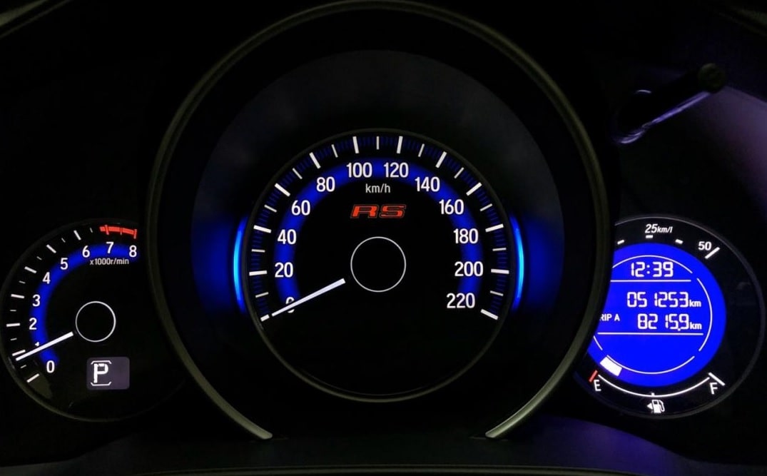 Jarum RPM Mobil Naik Turun