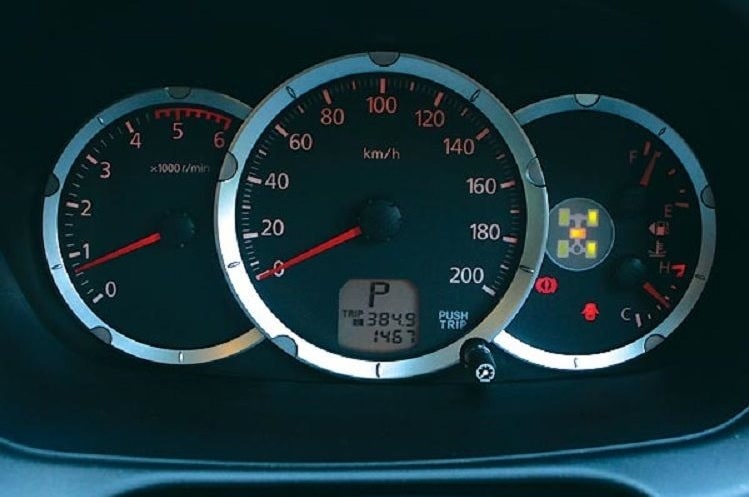 Jarum RPM Mobil Naik Turun