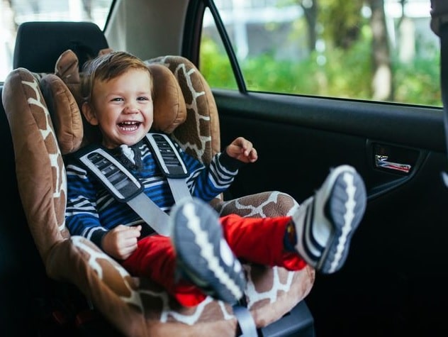 Anak Tenang Duduk di Car Seat