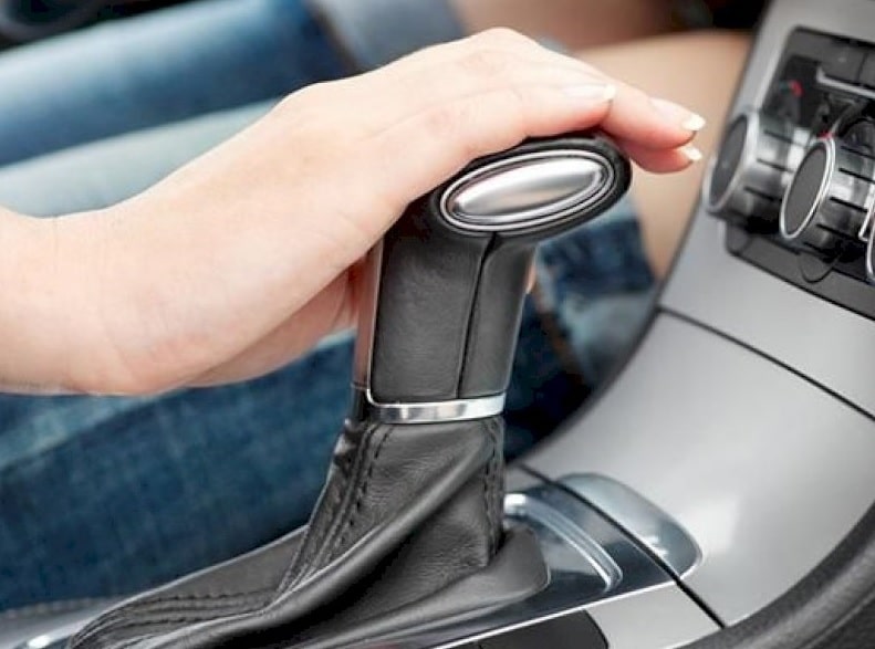 Pengemudi Mobil Transmisi Matik