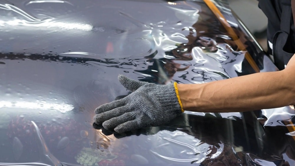 Penyebab Kaca Film Mobil Rusak