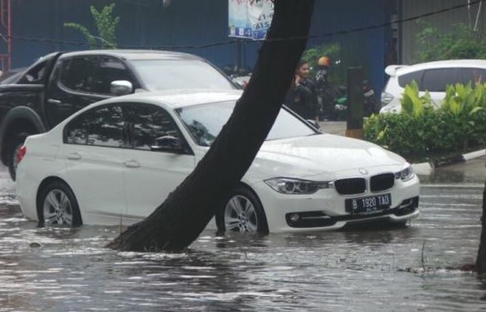 Komponen Mobil Terkena Banjir