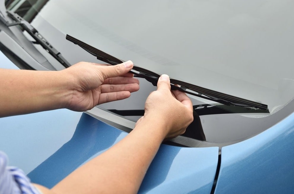 Mengganti Karet Wiper