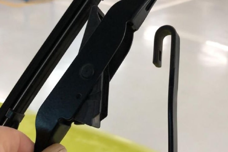 Mengganti Karet Wiper