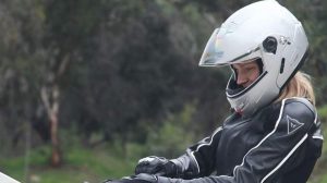 Helm Bau Apek dan Berjamur? Ini Tips Simpel Menghindarinya