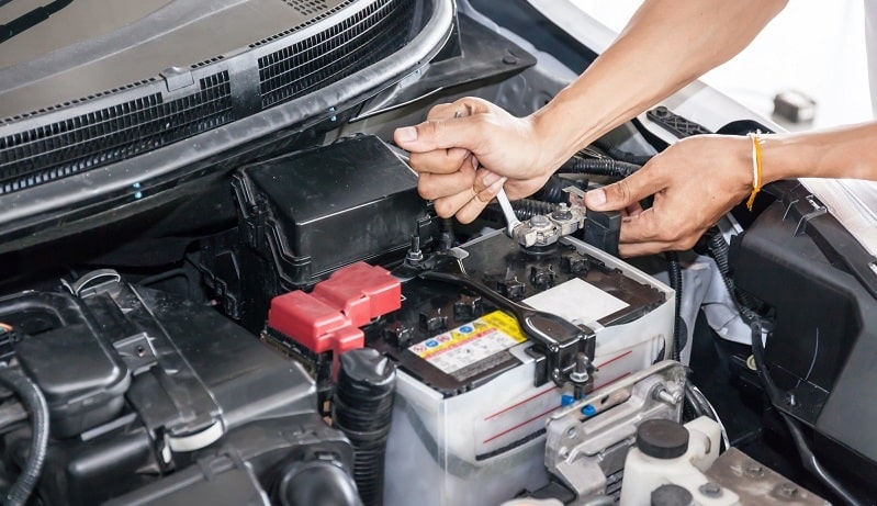 Tips Agar Aki Mobil Awet