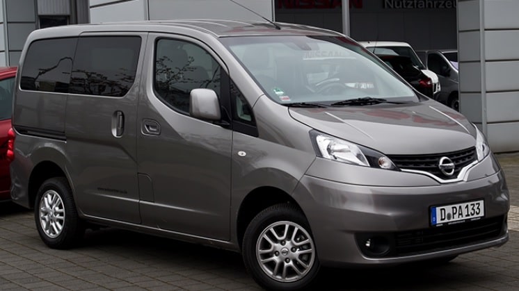 Mobil Nissan Evalia