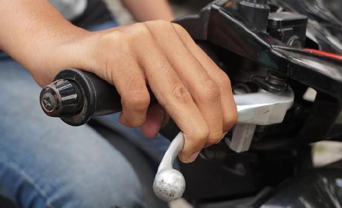 Penyebab Gas Motor Naik Sendiri