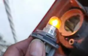Penyebab Lampu Sein Motor Mati Sebelah