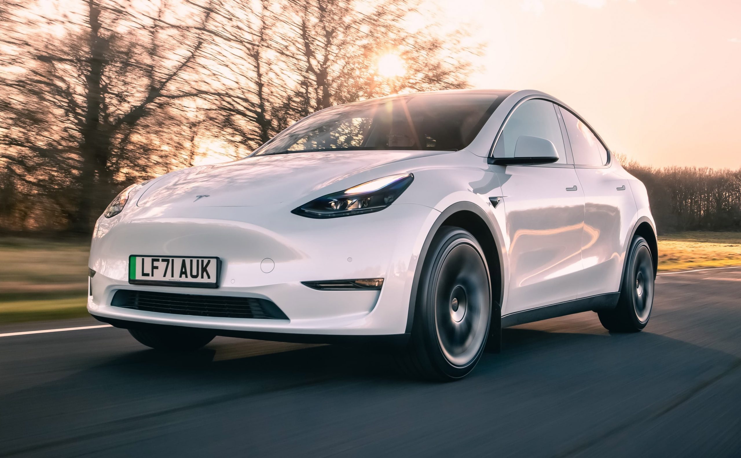 Rekomendasi Mobil Tesla