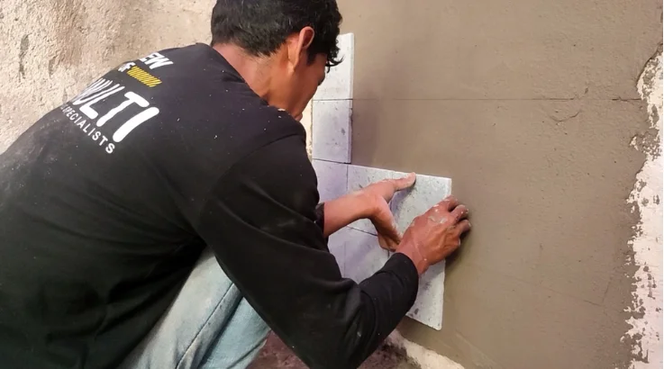 Batu palimanan, salah satu batu alam untuk kolam renang.